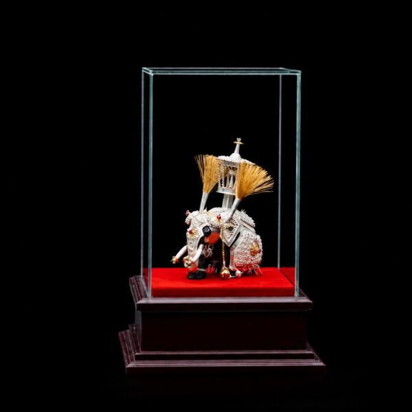 ( V-i052 ) Silver Elephant (Small) with Luxury Wooden Display Box