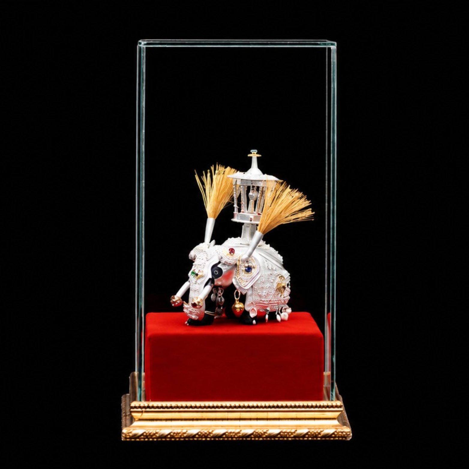Silver Elephant (Small) with Modern Display Box (Decorative Frame)